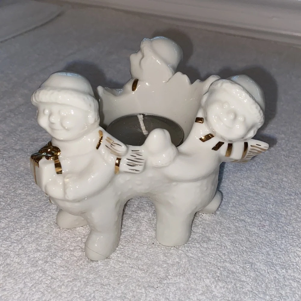 Mikasa Holiday Elegance Christmas tea light candle holder 3” tall FK001